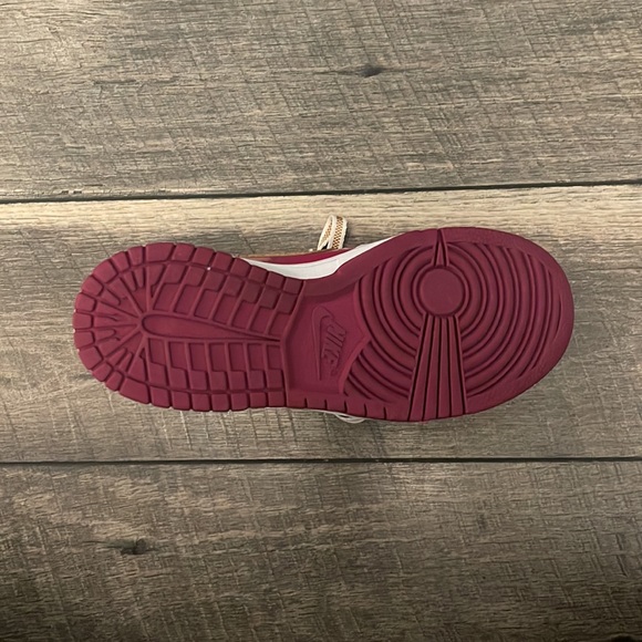 Rare Nike Dunk Low GS 'Rave Pink Gold' - Picture 6 of 16